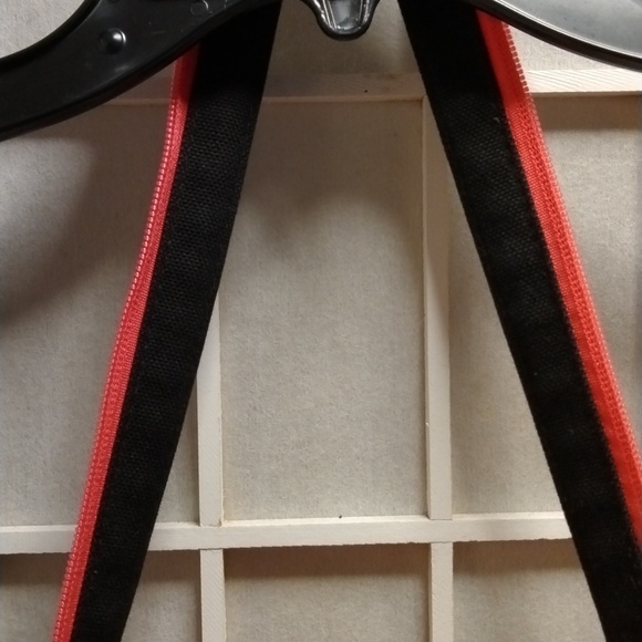 Guess Duffle Bucket Bag - Picture 13 of 13